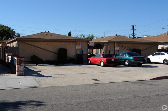 Primary Photo - 4926 W 118th Pl