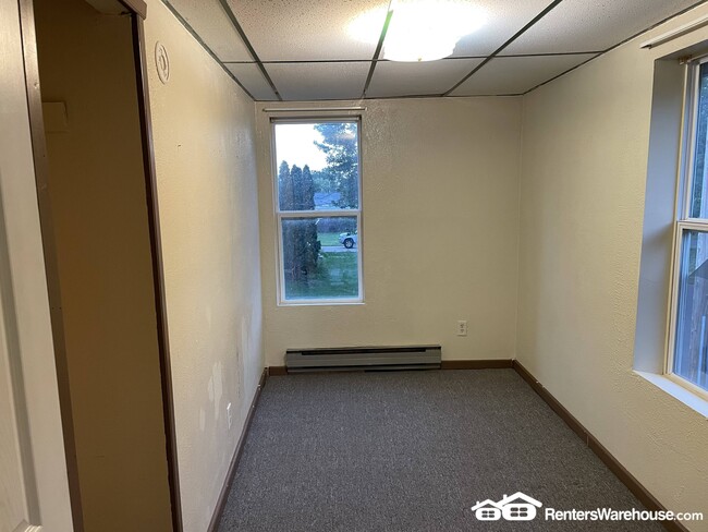 Building Photo - 216 1/2 E Slocumb St