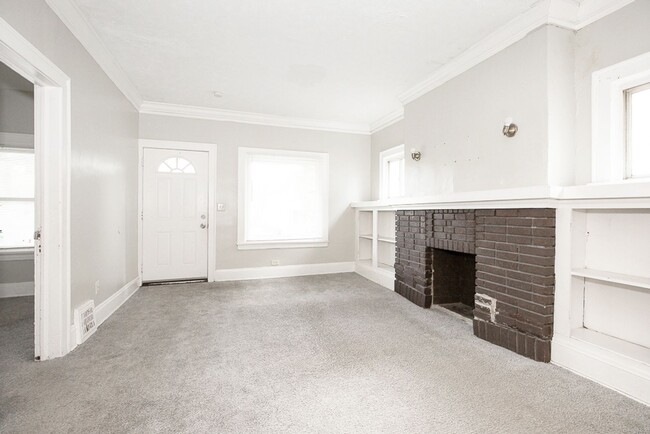 Foto del edificio - 5 BED 2 BATH BEAUTIFUL SINGLE FAMILY HOME ...