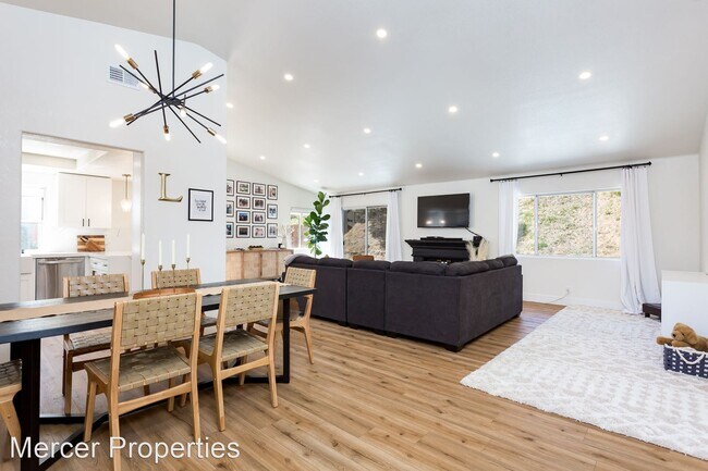 Foto del edificio - 3 br, 2 bath House - 9242 Lake Valley Road