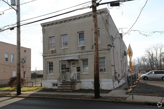 Foto del edificio - 126-128 Talmadge Ave