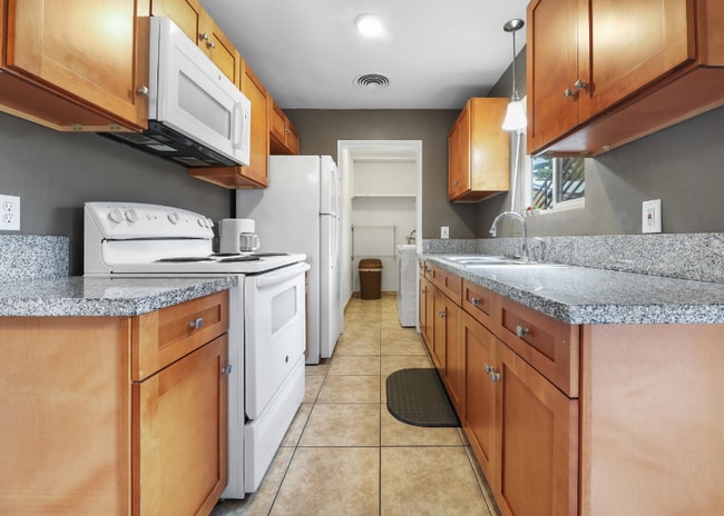 Foto del edificio - 718 N Floral St