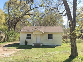 Building Photo - 404 N Kenwood Rd
