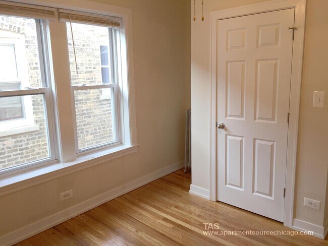 Foto del edificio - 4847 N Wolcott Ave