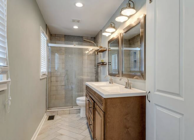 Master Bath - 909 Brink Pl