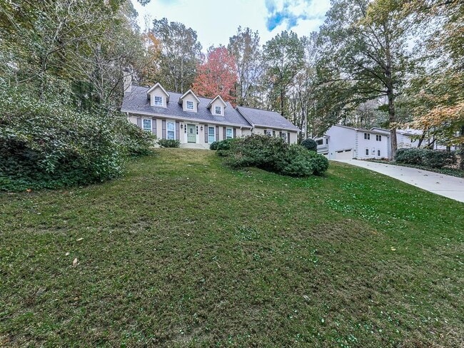 Building Photo - 63 Geraldine Dr SE