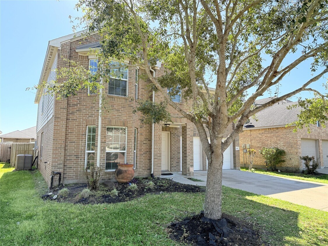 Primary Photo - 246 Golden Grain Dr