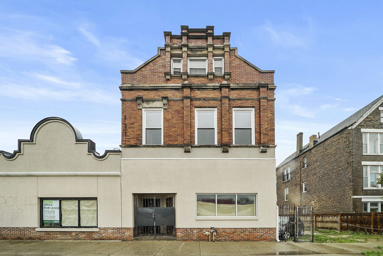 Foto principal - 2556 S Albany Ave