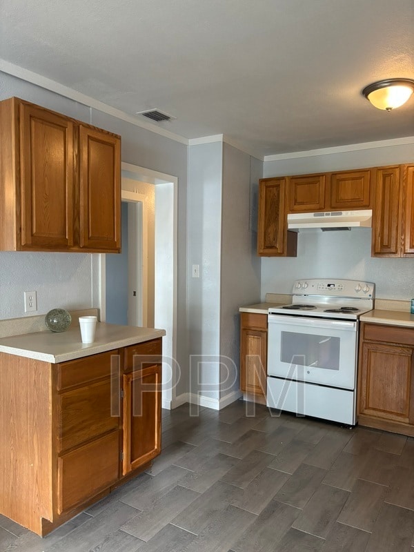 Building Photo - 2014 E Monroe Ave