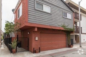 Building Photo - 43 5th Ct