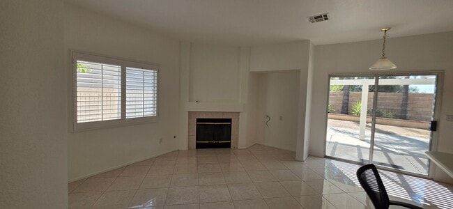 Building Photo - Four Bedroom Three Bathroom Home in Murrieta!