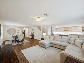 Building Photo - 2546 Bedrock Ln