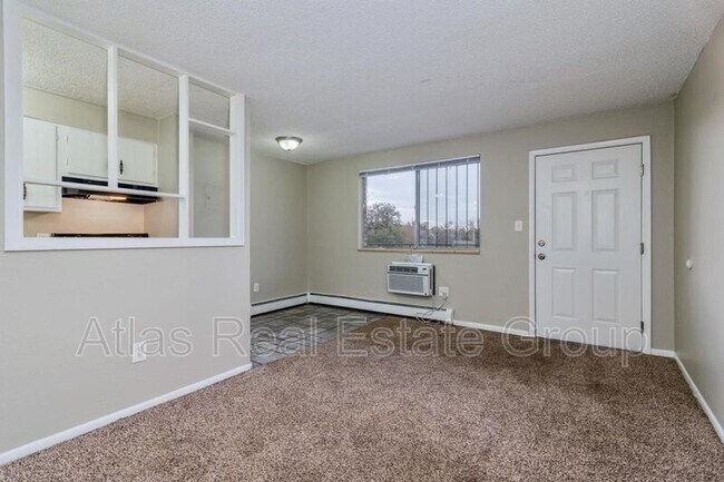 Building Photo - 1205 Yosemite St