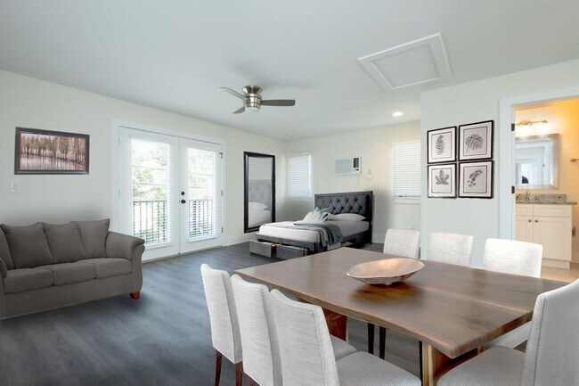 Building Photo - Cozy Studio Apartment in Prime Tampa Locat...