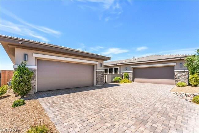 Building Photo - 8477 Wolf Mountain Ct
