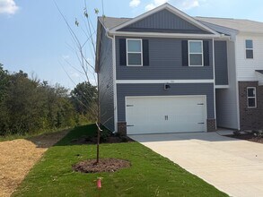 Building Photo - 166 Rusling Leaf Dr