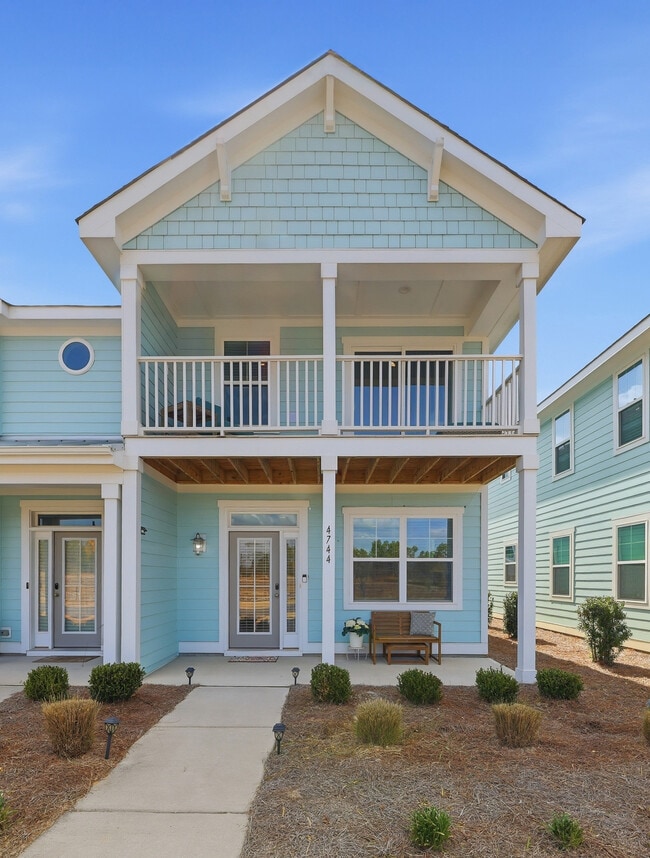 Building Photo - 4744 Siddons Dr