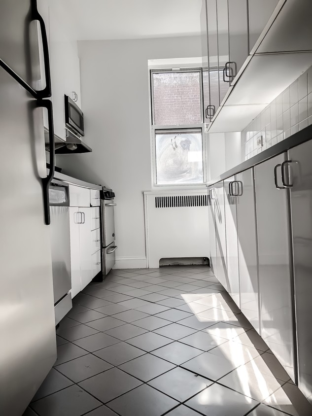 Primary Photo - 360 W 55th St
