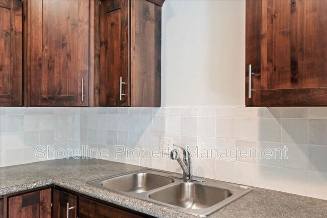 Foto del edificio - 2607 N Lancaster Dr