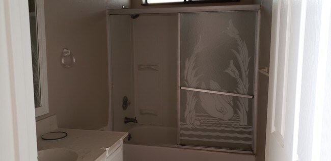 Baño de la habitación 2 - 7300 Stagecoach Rd