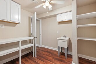 Building Photo - 4118 Scenic Dr