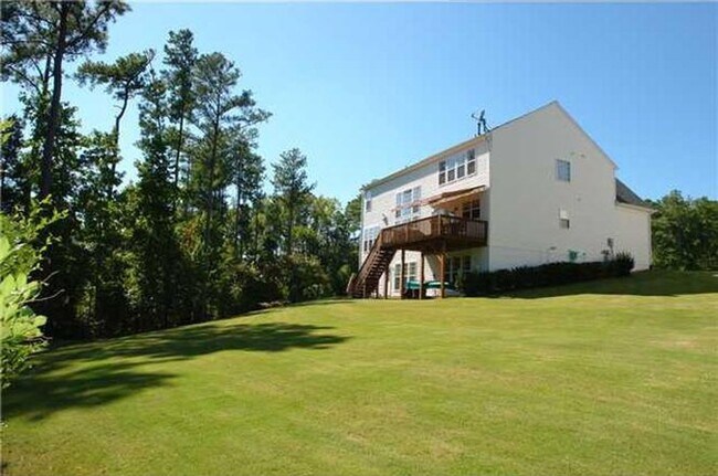 Foto del edificio - 6-bedroom, 4.5-bathroom home located in th...
