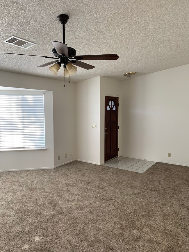 Foto del edificio - 3 Bedroom 2 Bath Home