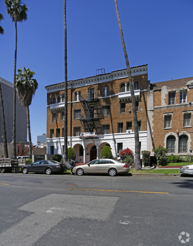 Foto del edificio - Drake Apartments