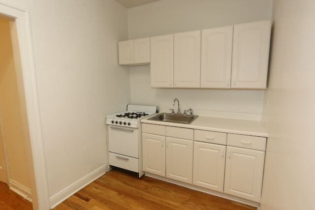 Foto del edificio - 545 W Wellington Ave