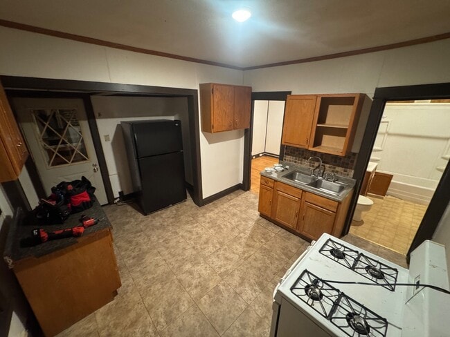 Building Photo - 2628 W 3rd St