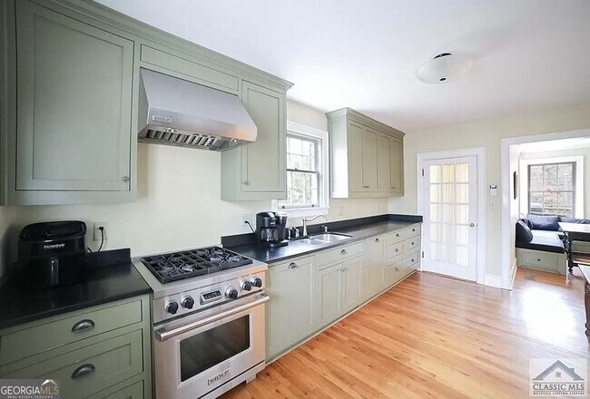 Foto del edificio - 482 Highland Ave