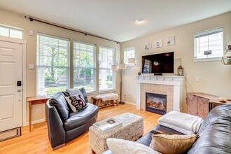 Building Photo - 23914 33rd Dr SE