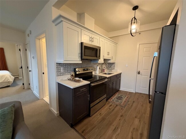 Building Photo - 1106 Main St