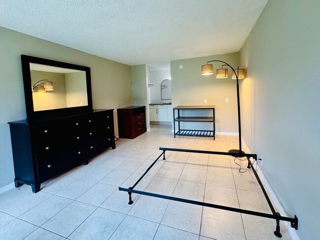 Building Photo - 7900 S Orange Blossom Trl