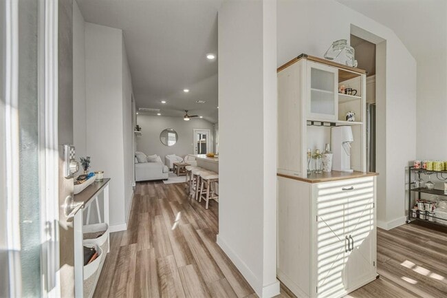 Building Photo - 1129 Tipton St