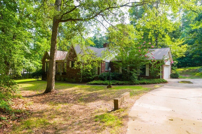 Foto principal - 760 Pine Needle Rd