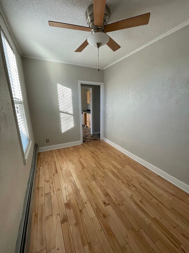Front Room #2 - 9 E 37th St