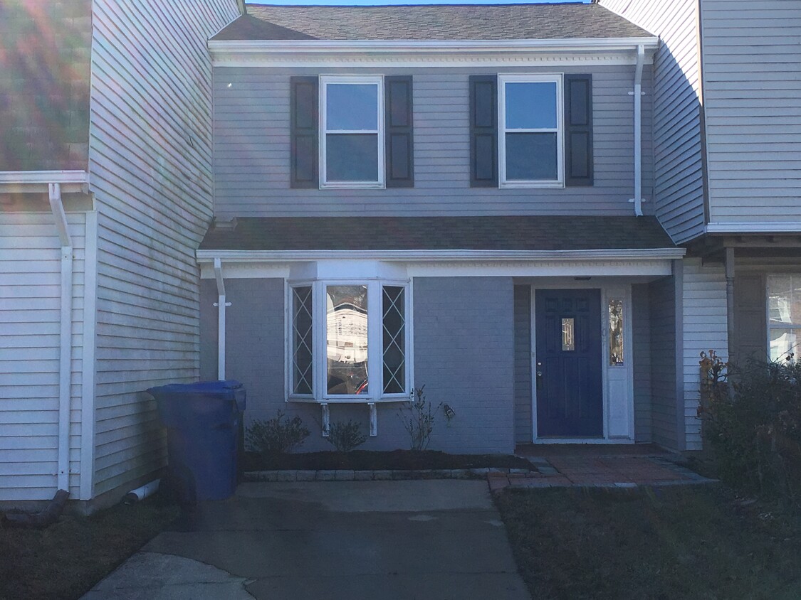 Primary Photo - 3909 Lansing Ct