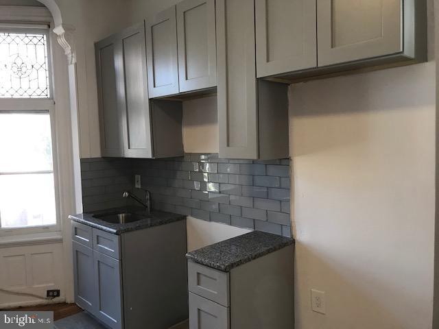 Foto del edificio - 423 S 15th St