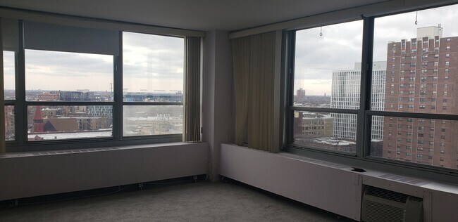 Building Photo - 3550 N Lake Shore Dr
