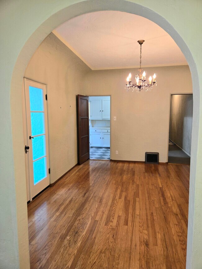 Foto del edificio - 1922 N Hoover St