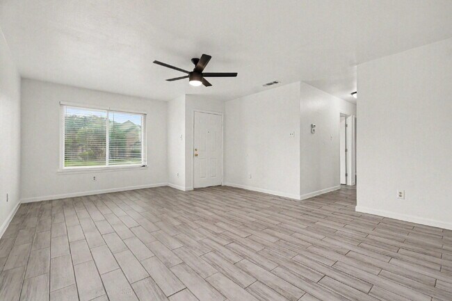 Foto del edificio - "Charming 3-Bedroom Retreat- Creek Crossing Estate, Mesquite TX"Section 8 Welcomed