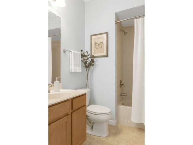 Foto del edificio - 5928 Summerhill - 2 beds unit with elevator access