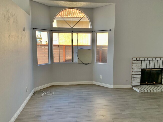 Building Photo - Nice Single Story Home