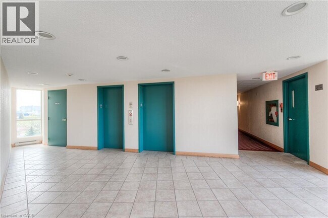 Building Photo - 55 Blue Springs Dr