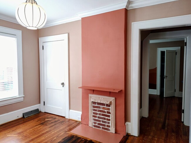 Building Photo - Charming 2-Bedroom, 2-Bath Brick Ranch Home in Midwood!