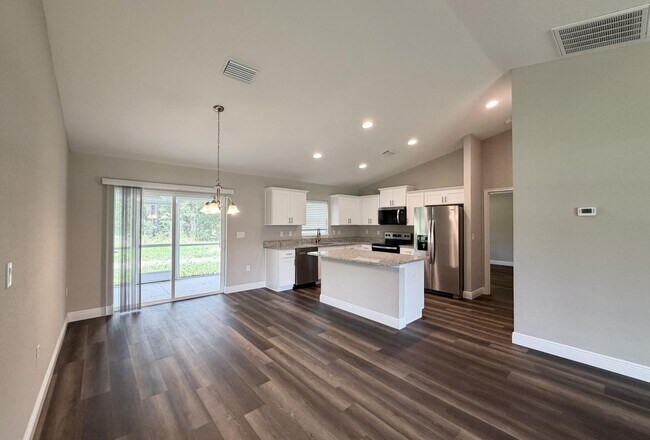 Foto del edificio - 8183 N Dyke Way
