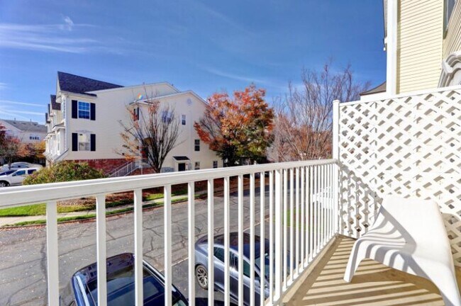 Building Photo - 11 Bayside Dr