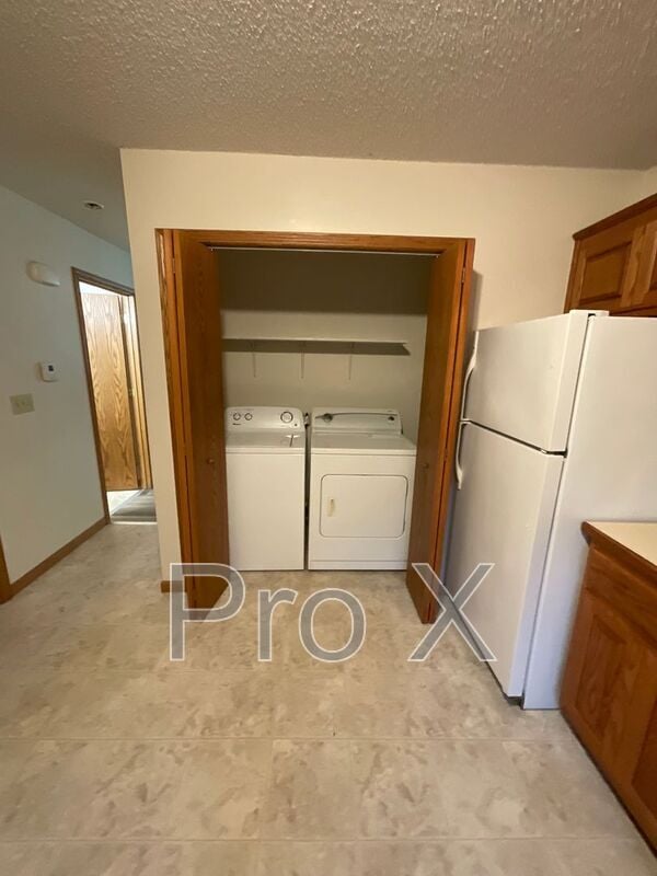 Foto del edificio - 404 E Adams St