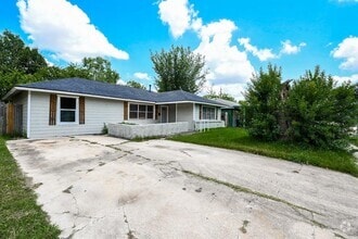 Building Photo - 1623 Camille St